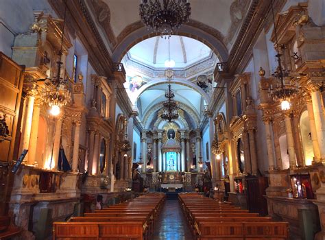 O Templo de San Agustín: Uma joia colonial com um toque misterioso!