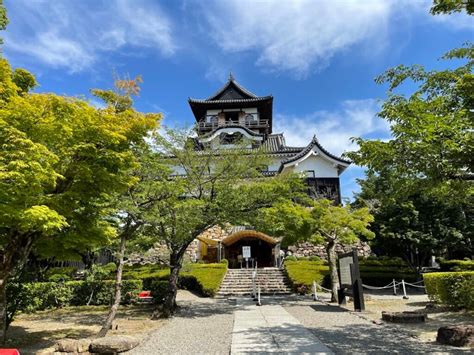 O Castelo de Inuyama! Uma Jornada Encantadora ao Passado da Japão Rural!